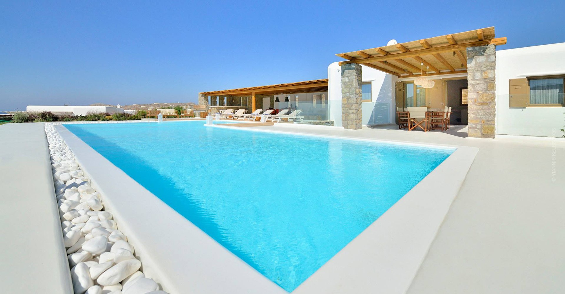 Welcome to Thalassa Residence and Villa Galatia in Elia beach Mykonos!